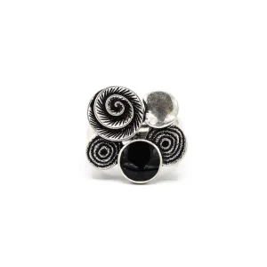 Anello fiorellini e resina